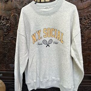 A&F sweatshirt